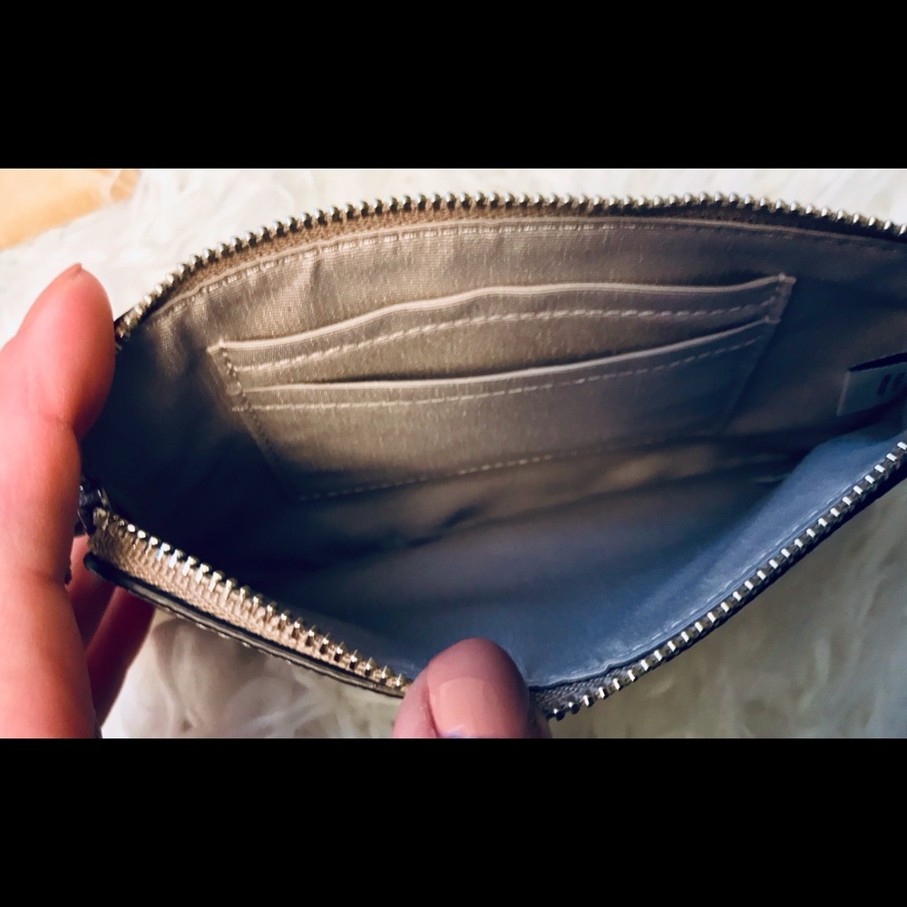 NWT Coach Leather Wristlet - Picture 3 of 3